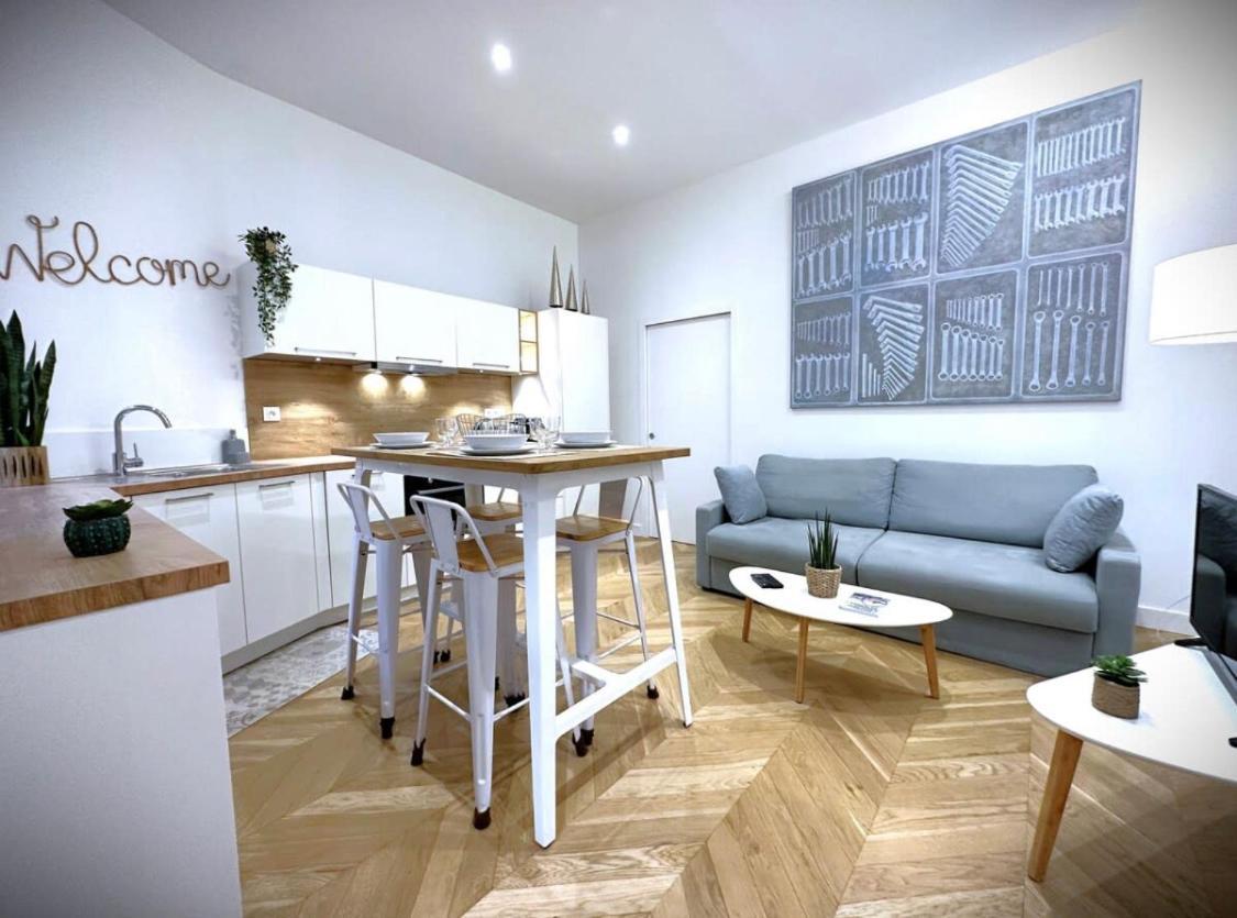 Appartamento Havre de paix- hyper centre 2/4 pers avec terrasse privée Nantes Esterno foto
